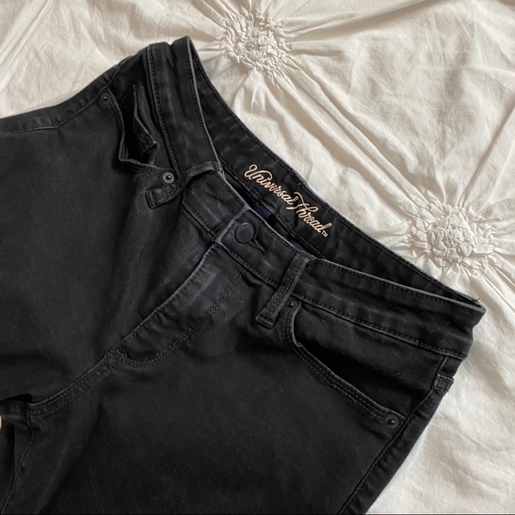 Mid-rise Universal Thread Skinny Jeans - Picture 7 of 10